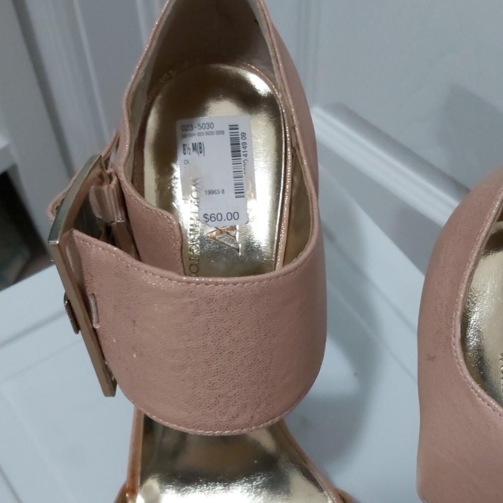 Shoes - Picture 5 of 6